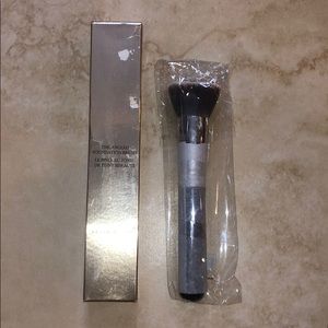 Kevyn Aucoin Makeup Foundation brush brand new!